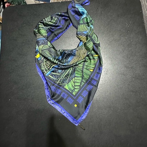 Maison Fétiche Orient 130 Tropical Leaf Print Silk Scarf  Box Rolled Edges Silk - Picture 12 of 16